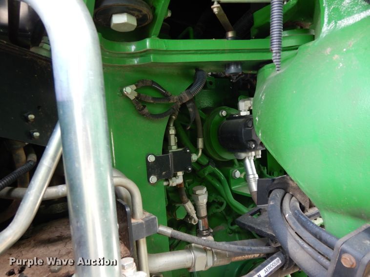 image for item DH2467 2015 John Deere 9520R 4WD tractor