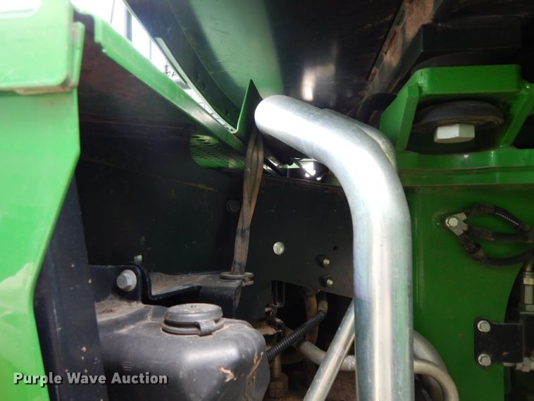 image for item DH2467 2015 John Deere 9520R 4WD tractor