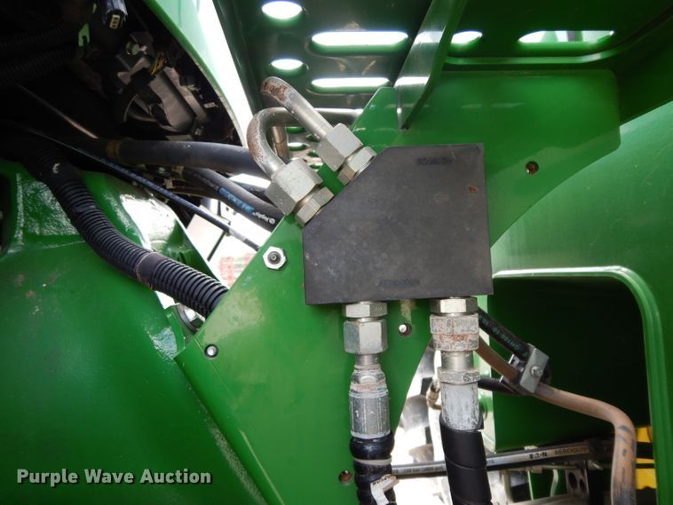 image for item DH2467 2015 John Deere 9520R 4WD tractor