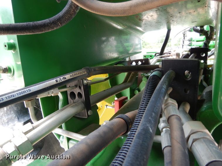 image for item DH2467 2015 John Deere 9520R 4WD tractor