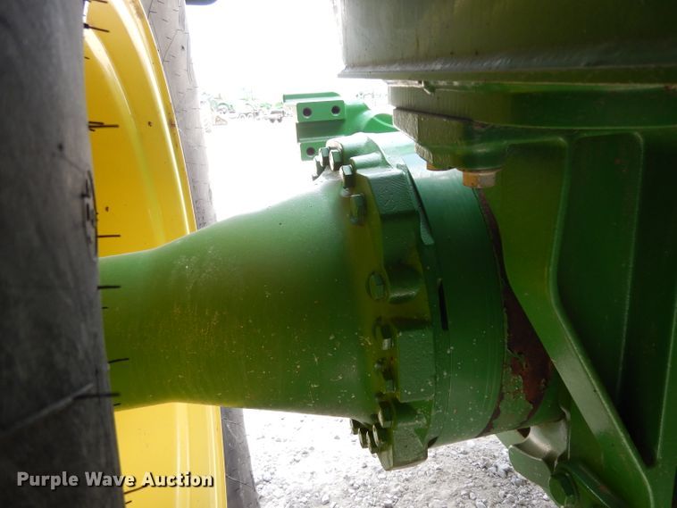 image for item DH2467 2015 John Deere 9520R 4WD tractor