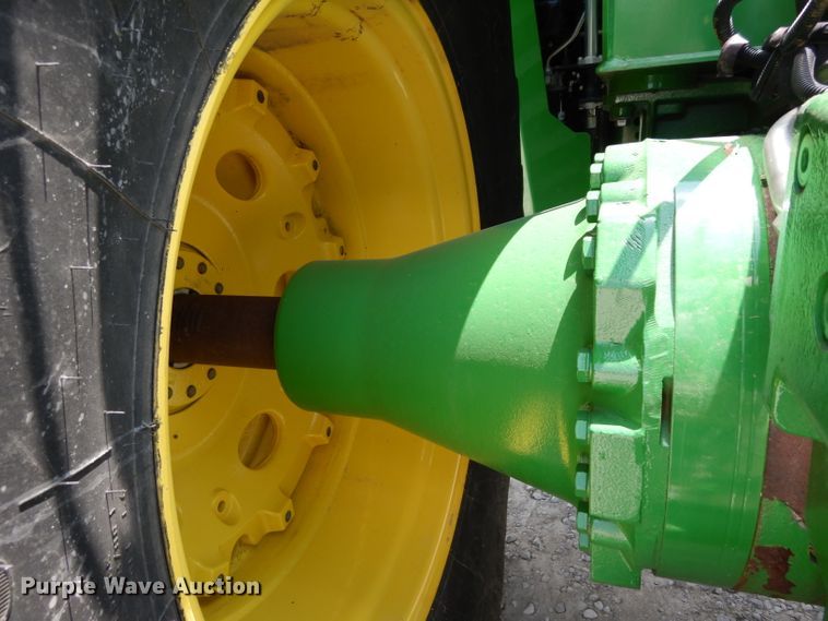 image for item DH2467 2015 John Deere 9520R 4WD tractor