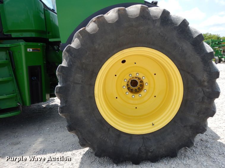 image for item DH2467 2015 John Deere 9520R 4WD tractor