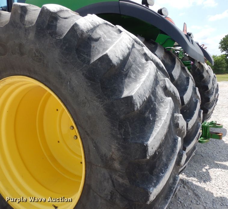 image for item DH2467 2015 John Deere 9520R 4WD tractor