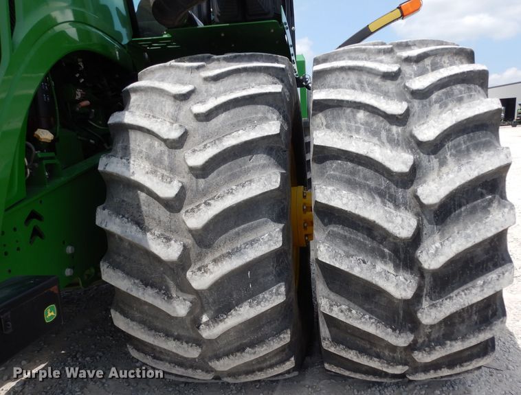 image for item DH2467 2015 John Deere 9520R 4WD tractor