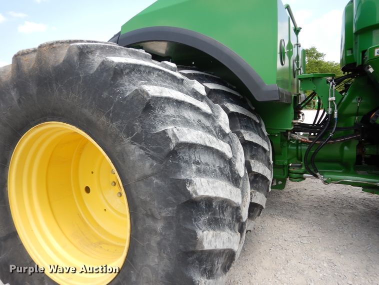 image for item DH2467 2015 John Deere 9520R 4WD tractor