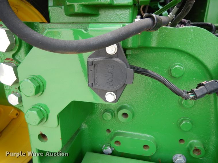 image for item DH2467 2015 John Deere 9520R 4WD tractor