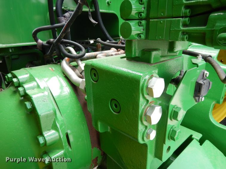 image for item DH2467 2015 John Deere 9520R 4WD tractor