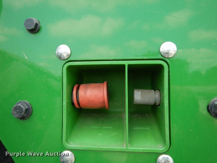 image for item DH2467 2015 John Deere 9520R 4WD tractor