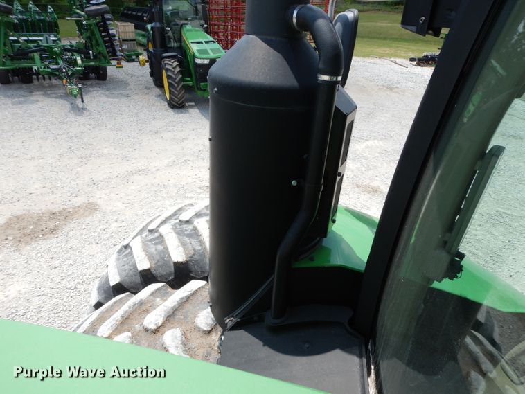 image for item DH2467 2015 John Deere 9520R 4WD tractor