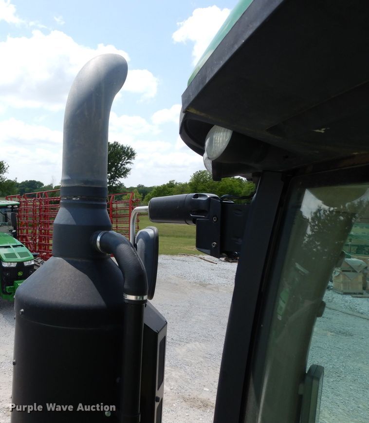 image for item DH2467 2015 John Deere 9520R 4WD tractor