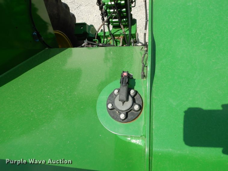 image for item DH2467 2015 John Deere 9520R 4WD tractor