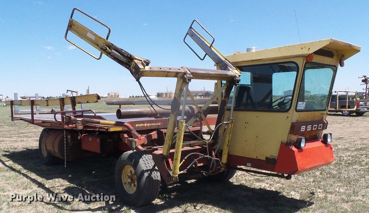 image for item DH4916 New Holland 8500 round bale handler
