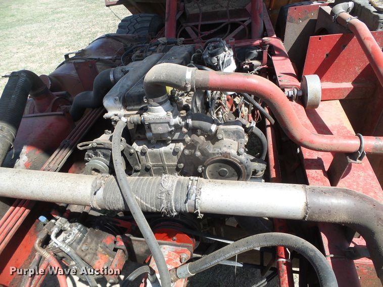 image for item DH4916 New Holland 8500 round bale handler