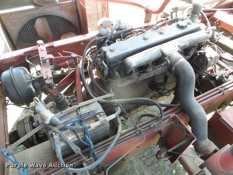 image for item DH4916 New Holland 8500 round bale handler