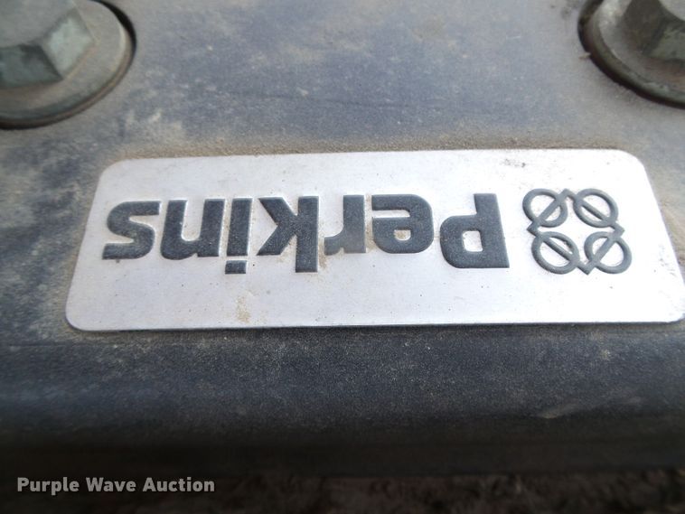 image for item DH4916 New Holland 8500 round bale handler