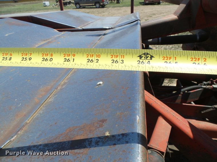 image for item DH4916 New Holland 8500 round bale handler