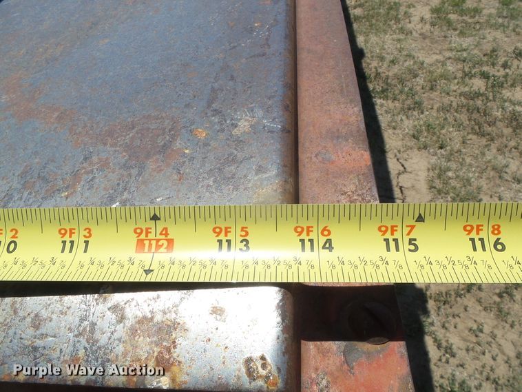 image for item DH4916 New Holland 8500 round bale handler