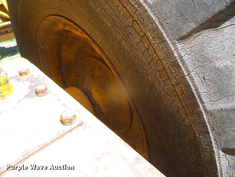 image for item DH4918 Caterpillar 12 rigid frame motor grader