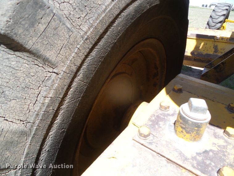 image for item DH4918 Caterpillar 12 rigid frame motor grader