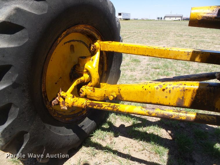 image for item DH4918 Caterpillar 12 rigid frame motor grader