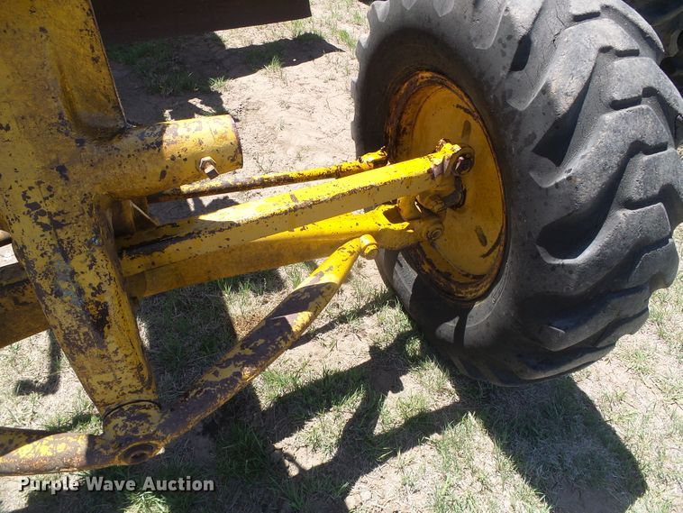 image for item DH4918 Caterpillar 12 rigid frame motor grader