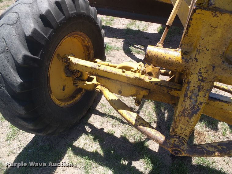 image for item DH4918 Caterpillar 12 rigid frame motor grader