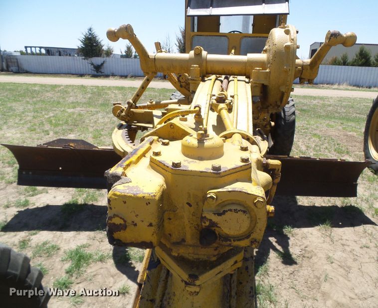 image for item DH4918 Caterpillar 12 rigid frame motor grader