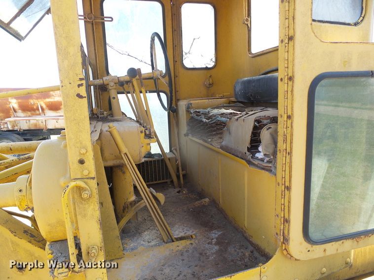 image for item DH4918 Caterpillar 12 rigid frame motor grader