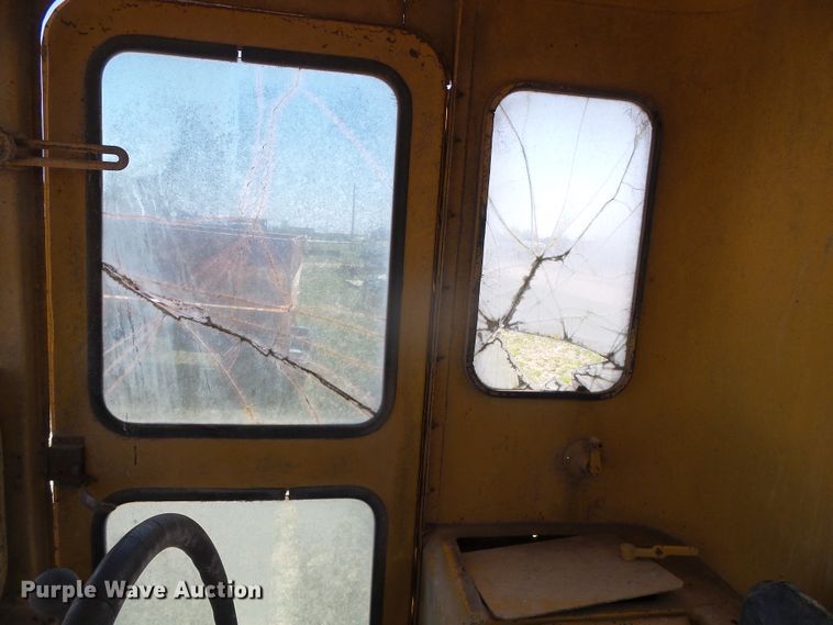 image for item DH4918 Caterpillar 12 rigid frame motor grader