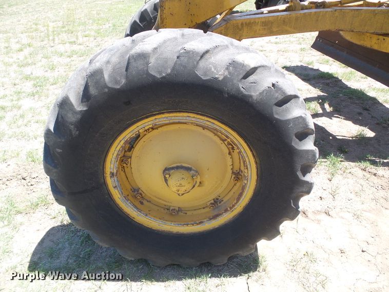 image for item DH4918 Caterpillar 12 rigid frame motor grader