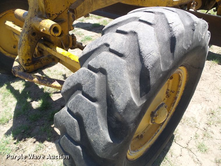 image for item DH4918 Caterpillar 12 rigid frame motor grader