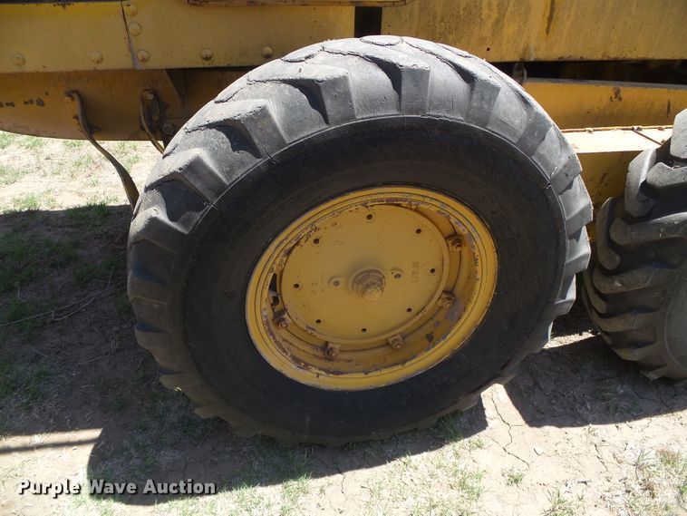 image for item DH4918 Caterpillar 12 rigid frame motor grader