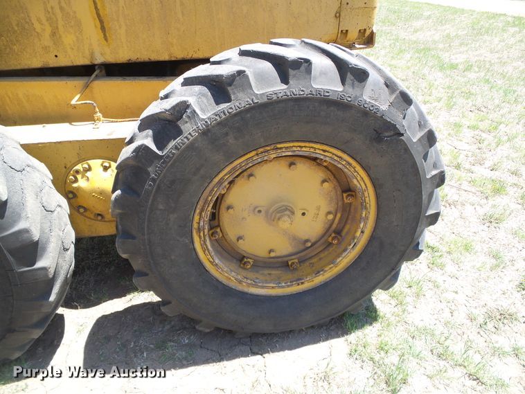 image for item DH4918 Caterpillar 12 rigid frame motor grader