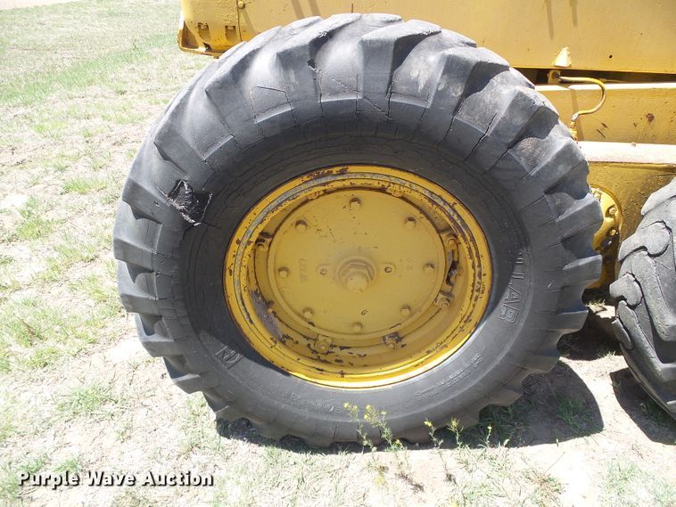 image for item DH4918 Caterpillar 12 rigid frame motor grader