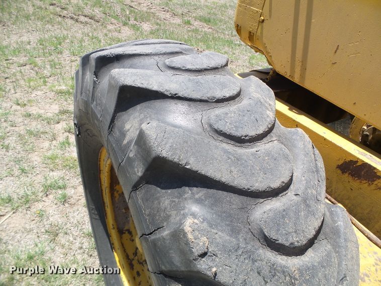 image for item DH4918 Caterpillar 12 rigid frame motor grader