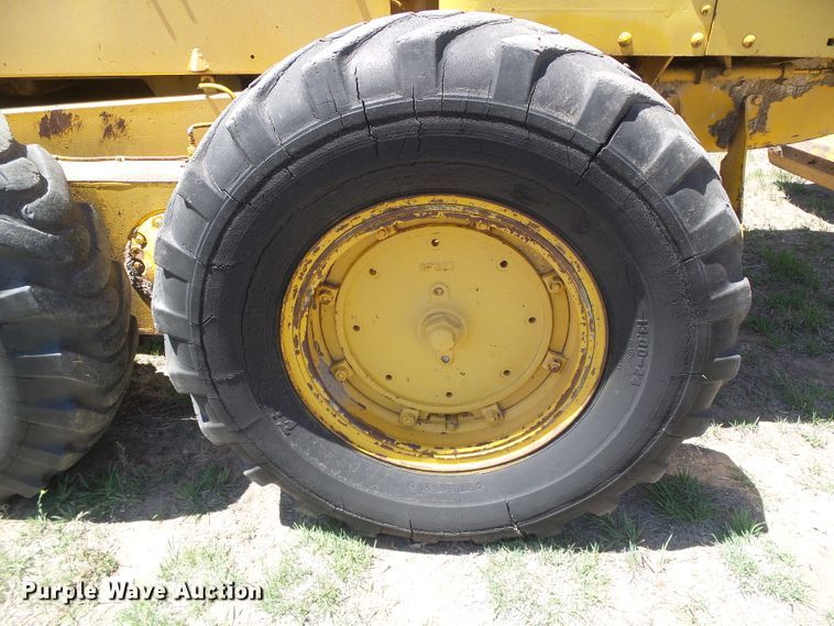 image for item DH4918 Caterpillar 12 rigid frame motor grader