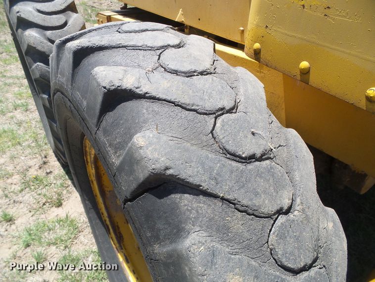 image for item DH4918 Caterpillar 12 rigid frame motor grader