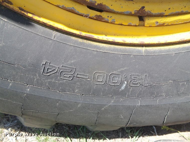 image for item DH4918 Caterpillar 12 rigid frame motor grader