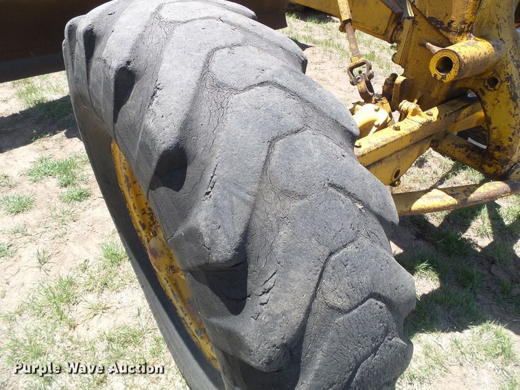 image for item DH4918 Caterpillar 12 rigid frame motor grader