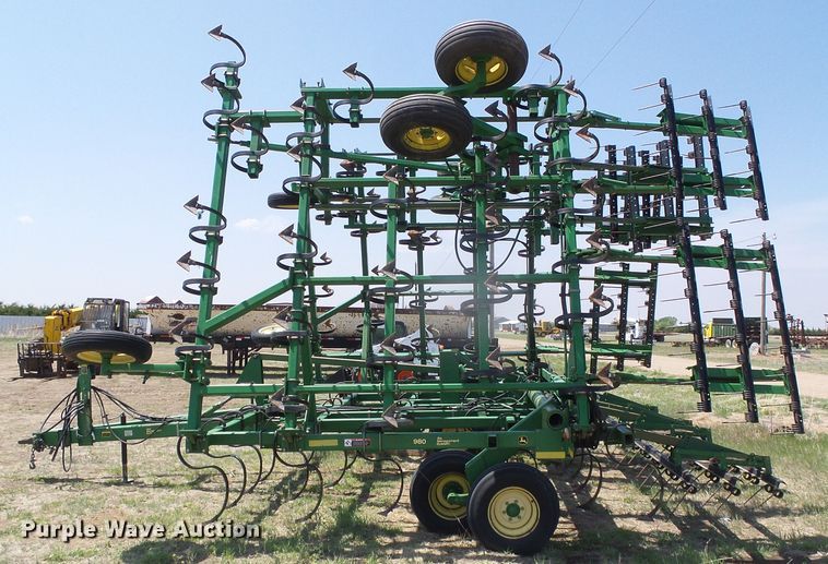image for item DH4929 John Deere 980 field cultivator