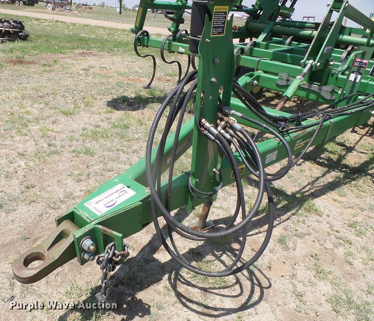 image for item DH4929 John Deere 980 field cultivator