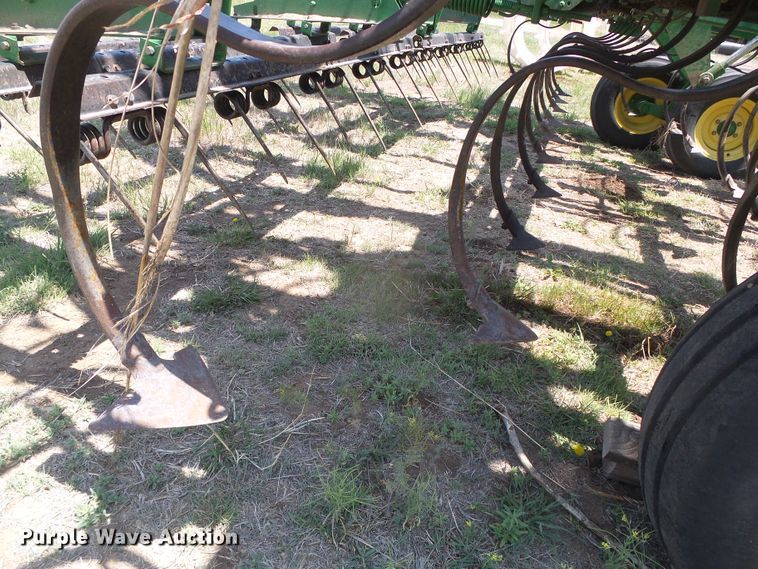 image for item DH4929 John Deere 980 field cultivator