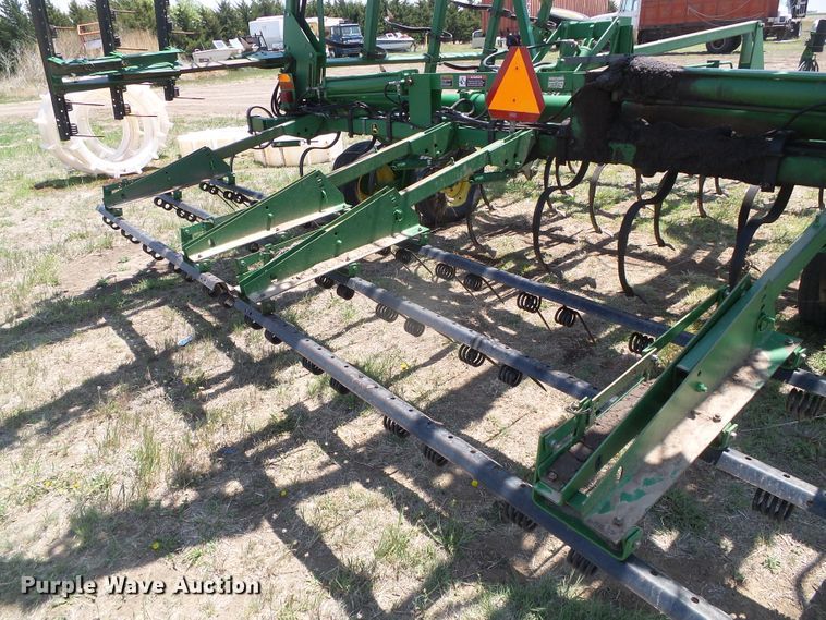 image for item DH4929 John Deere 980 field cultivator