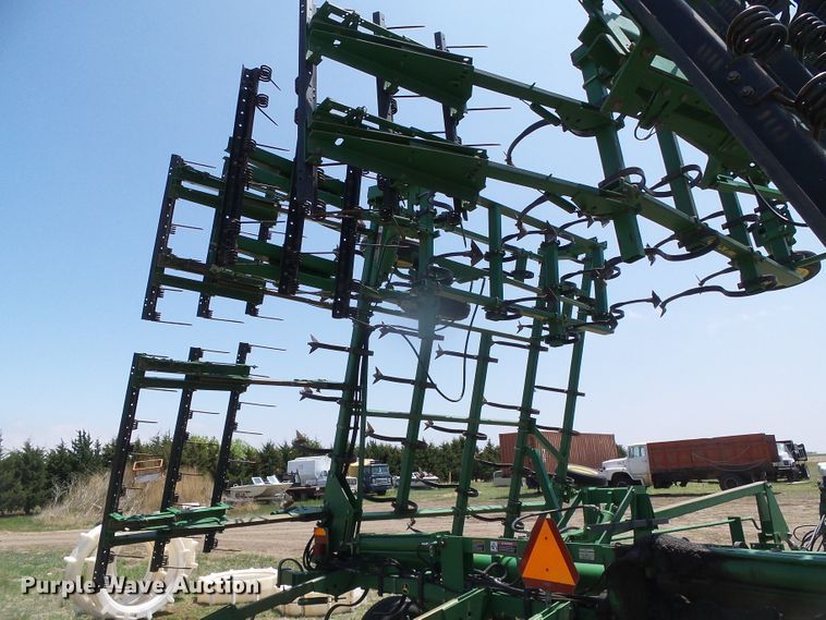 image for item DH4929 John Deere 980 field cultivator