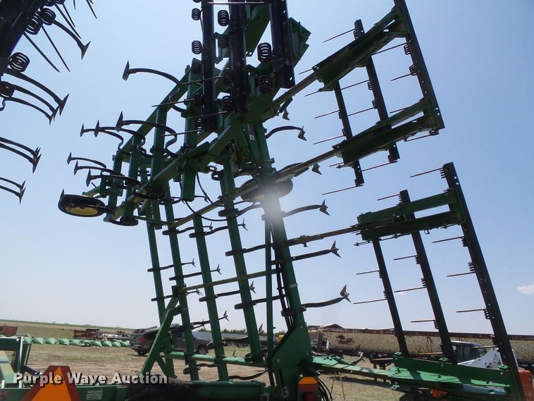 image for item DH4929 John Deere 980 field cultivator