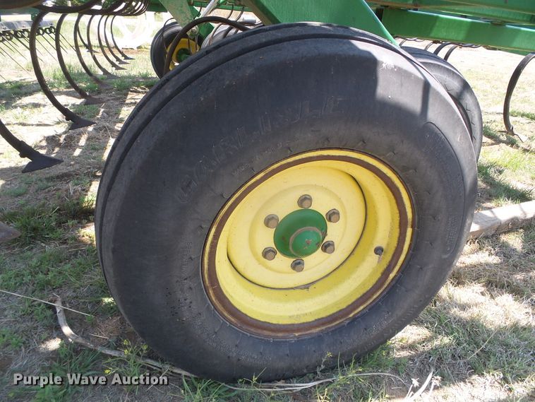 image for item DH4929 John Deere 980 field cultivator