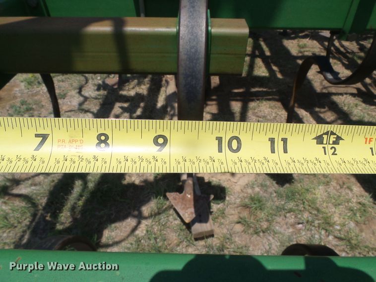 image for item DH4929 John Deere 980 field cultivator