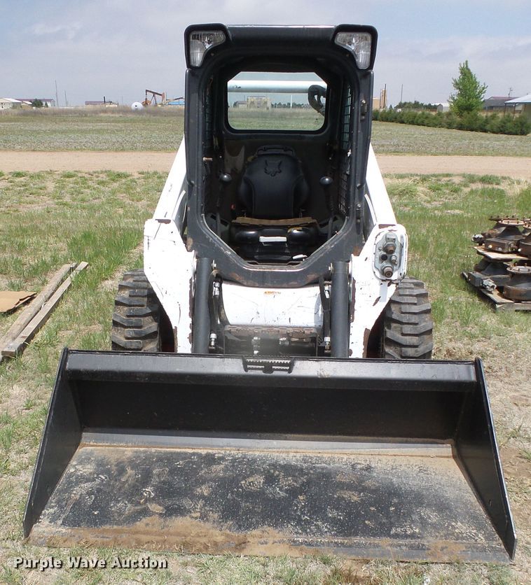 image for item DH4930 2015 Bobcat S590  skid steer loader