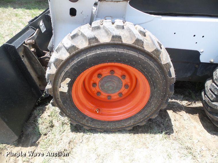 image for item DH4930 2015 Bobcat S590  skid steer loader